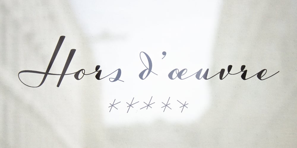 Luxus Brut Sparkling font