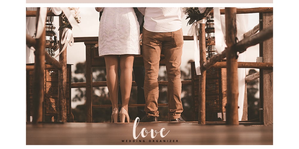 Romantis Script font