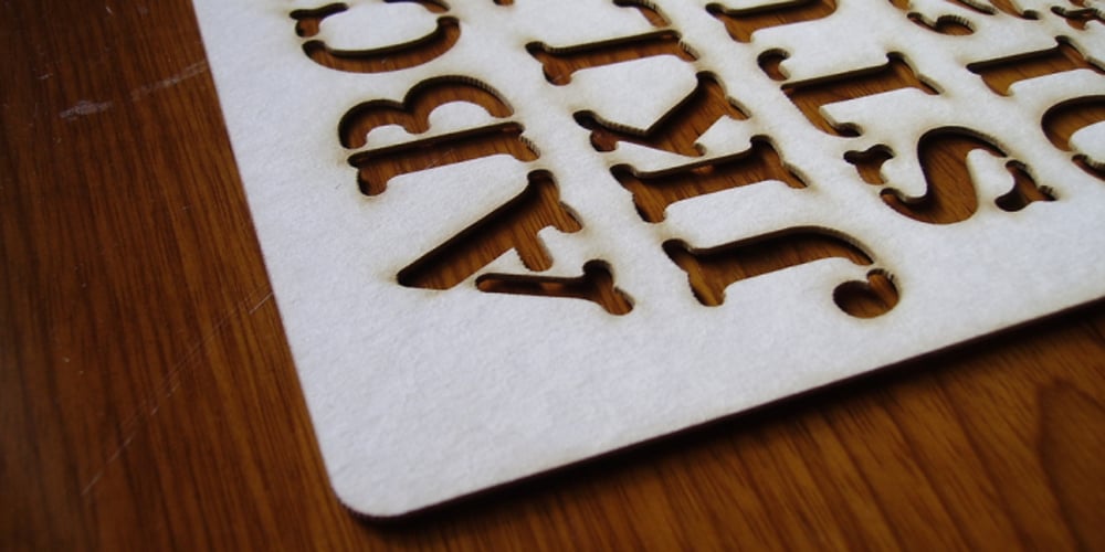 Sra. Stencil font