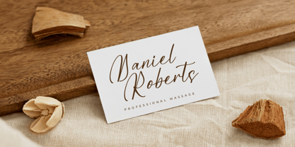 Molantic Hudsonn Font Poster 6