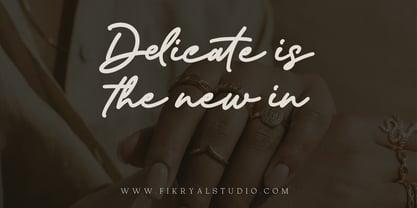 Richman Padlock Font Poster 10