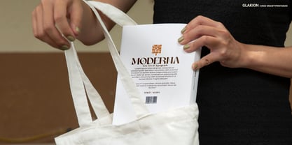 Glakion Font Poster 10