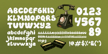 Qizzle Floof Font Poster 9