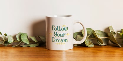 Golday Font Poster 6