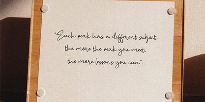 Maurichia Font Poster 6