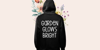 Spring Echoes Font Poster 5