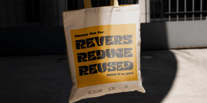 Golden Boluva Font Poster 4