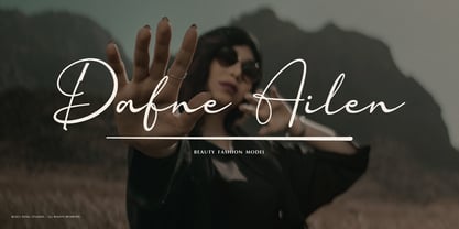 Hughorainy Font Poster 5