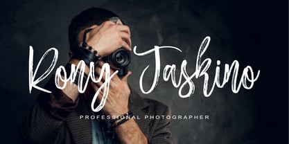 Amiluera Font Poster 3