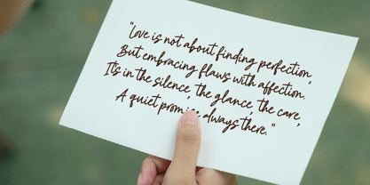 Honelly Font Poster 4