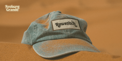 Aveburg Grande Font Poster 14