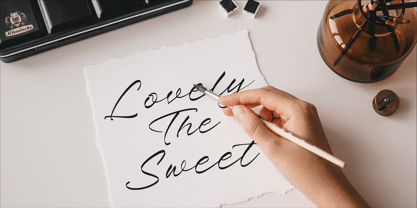 Pharellia Redusha Font Poster 2