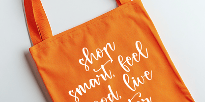 Dreams Pluffy Font Poster 7