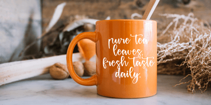 Dreams Pluffy Font Poster 5