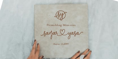 Bella cants Font Poster 6