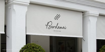 Day Dreaming Font Poster 9