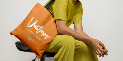 Keira Juniper Font Poster 8