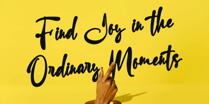 Keira Juniper Font Poster 7