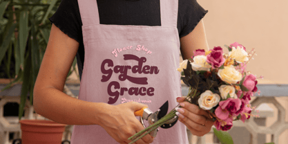 Retro Amour Font Poster 9