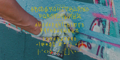 Farmonte Graffiti Font Poster 5