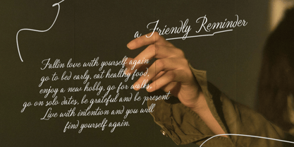 Quishine Classic Script Font Poster 3