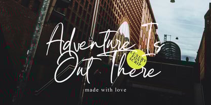 Glamps Coulmy Font Poster 5