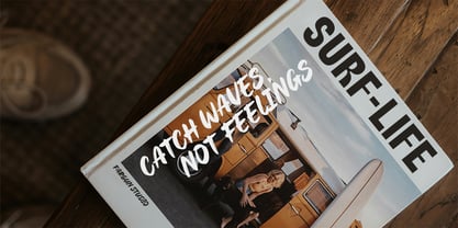 Hadelia Font Poster 9