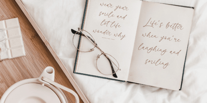 Qarlesya Font Poster 4