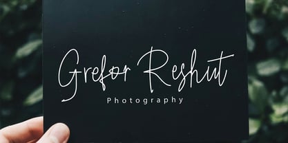 Runkerlest Signature Font Poster 4