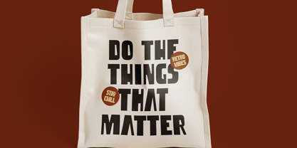 DT Nachis Font Poster 5