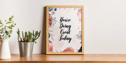 Lovaria Font Poster 4