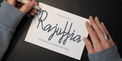 Rajuttia Font Poster 1